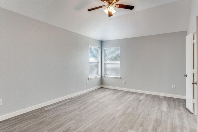 Building Photo - 752 Dema Ln