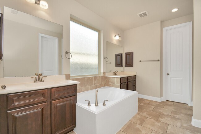 Building Photo - 20311 Bristol Bluff Ln