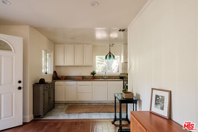 Building Photo - 800 N Topanga Canyon Blvd
