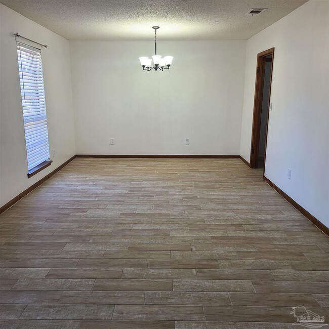 Building Photo - 3014 Ranchette Square