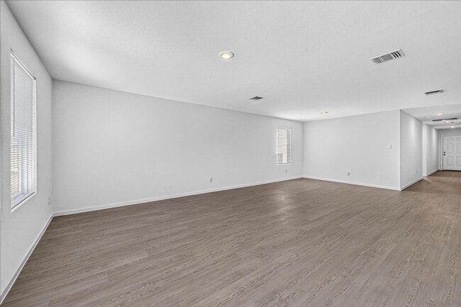 Building Photo - 1314 Lady Yoli St
