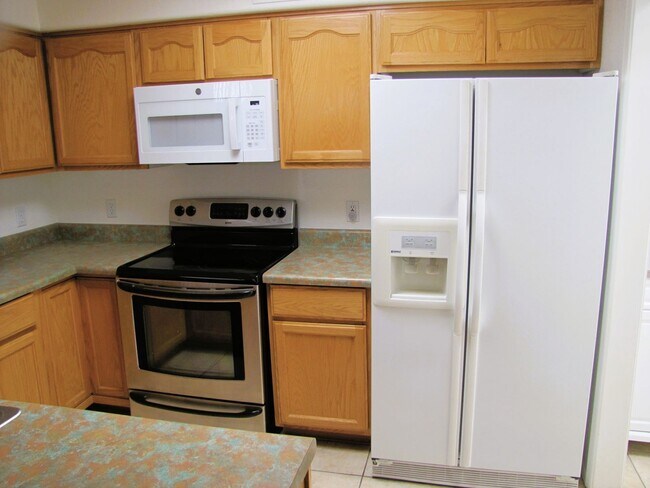 Building Photo - 2BR/2BA/2CG, 1437 sq.ft. rental w/ community pool in Sierra Springs subdivision in Sierra Vista, AZ