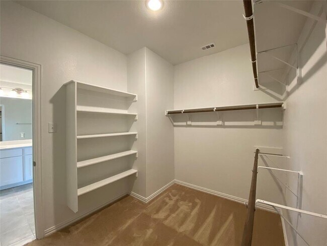 Building Photo - 655 Windbrook Dr