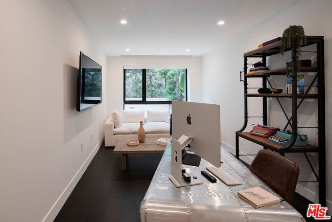 Building Photo - 724 Croft Ave