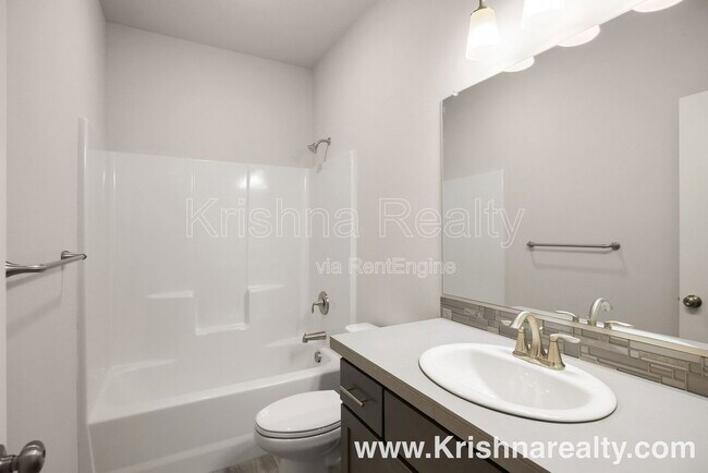 Building Photo - 1115 S 32nd Ave