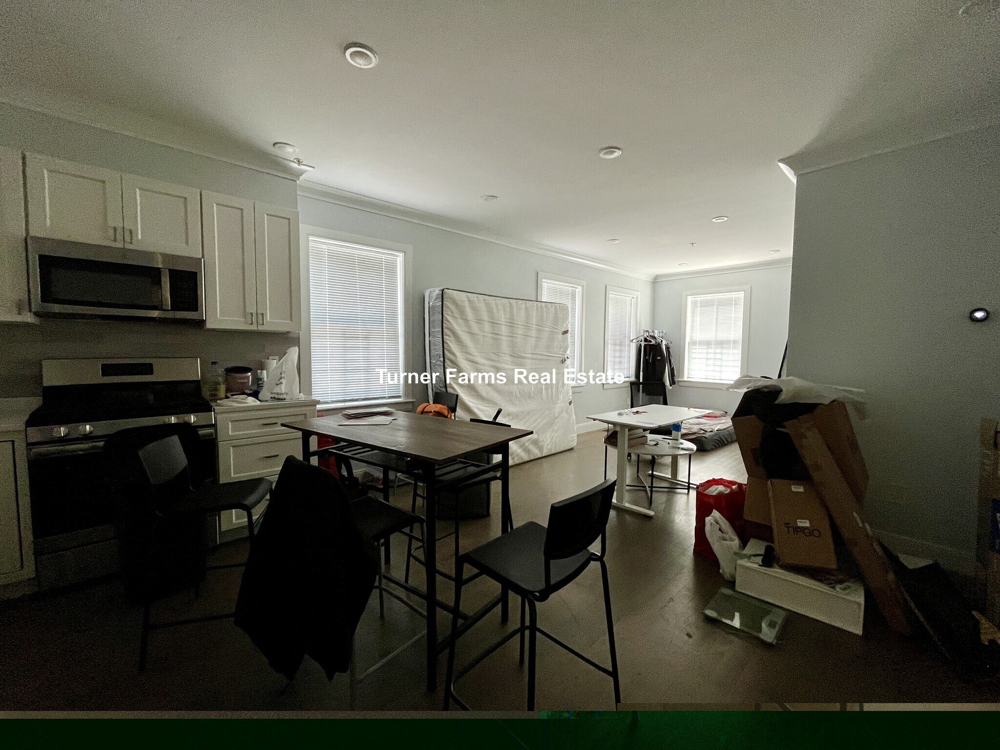 Building Photo - 79 Linden St
