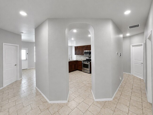 Building Photo - 7208 Brooks Ranch Rd