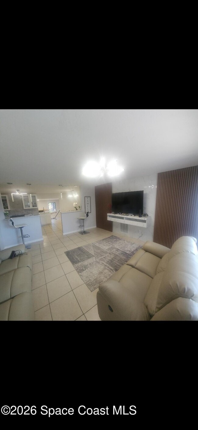 Building Photo - 462 Breakwater St SE