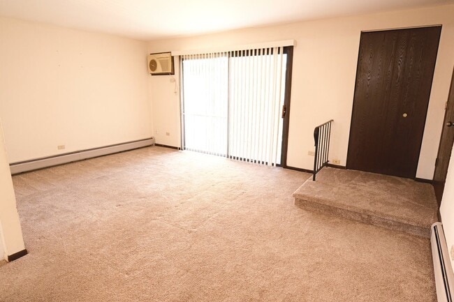 Building Photo - 15741 Thomas Ln