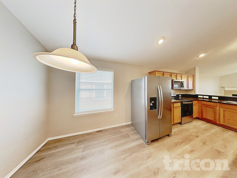 Building Photo - 8605 Autumn Creek Trail