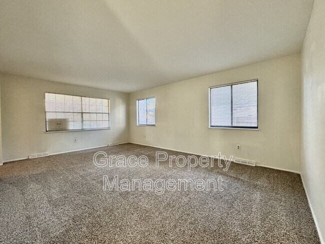 Building Photo - 5728 S Kenton St