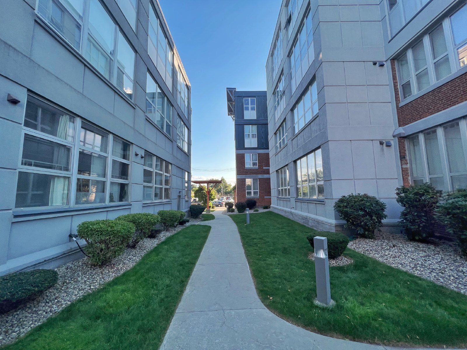 Building Photo - 105 Holmes St