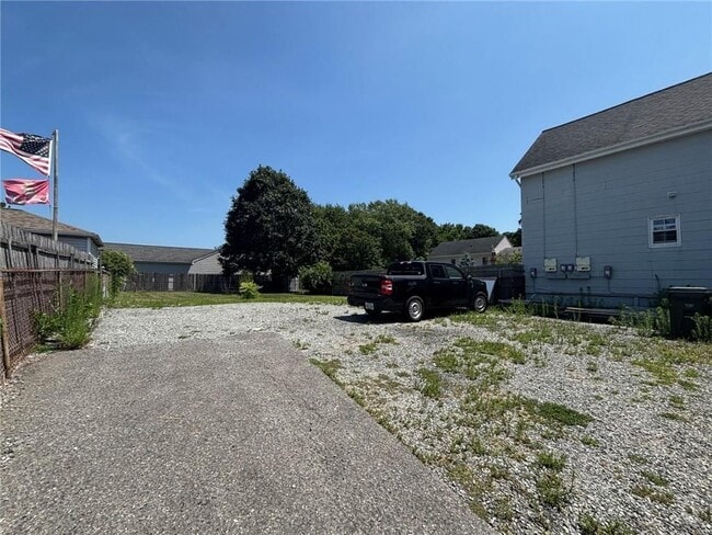 Building Photo - 712 Hope St