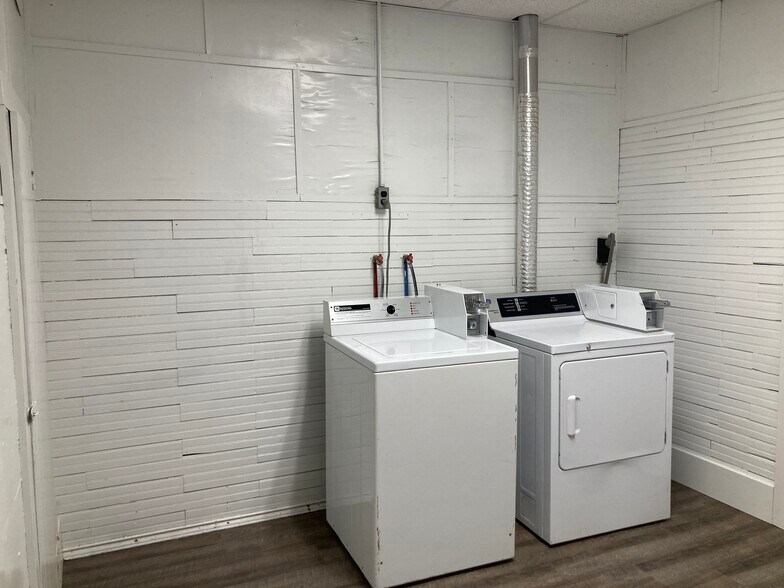 Shared Laundry Room in Building Coin-op - 231 2nd Ave NE