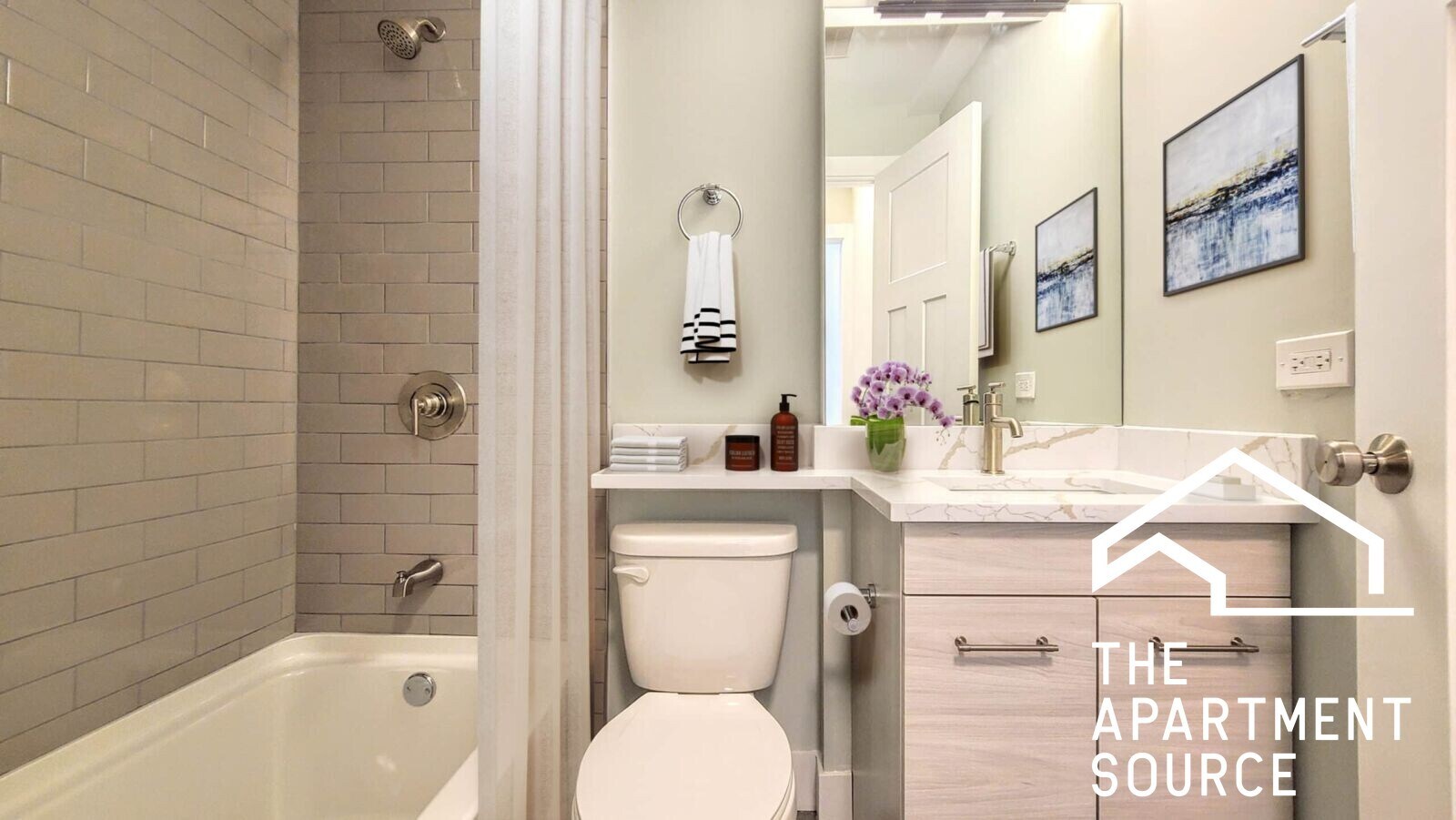 Building Photo - 454 W Barry Ave