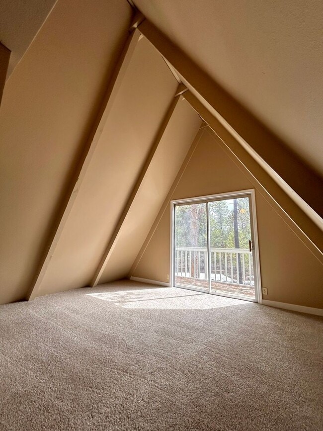 Building Photo - Charming A-Frame Cabin in La Pine!!