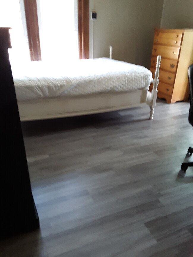 Rear Bedroom with Sun Porch - 523 E State St