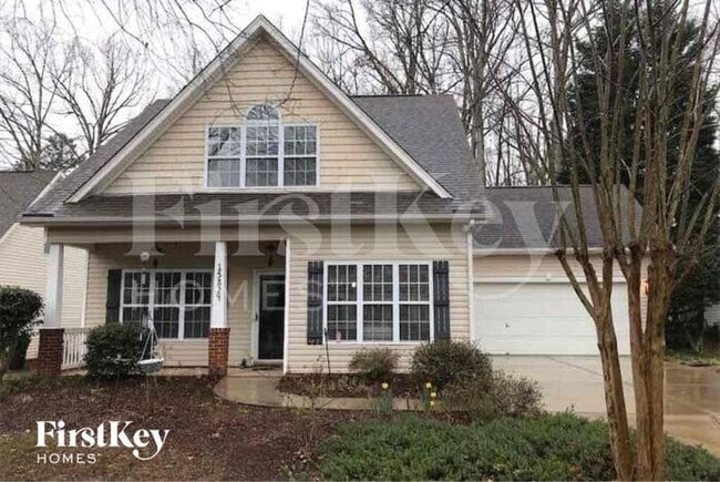 Building Photo - 15824 Robins Way