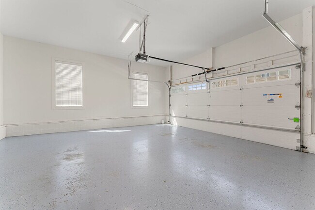 Building Photo - Spacious 5 Bedroom Home in Rountrey (Newmarket Section) – 3,555 Sq Ft – $4,350/mo