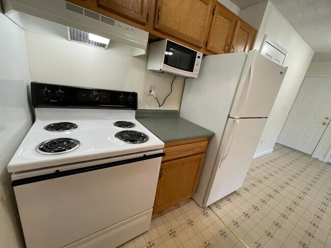 Building Photo - 3961 Brown Ave