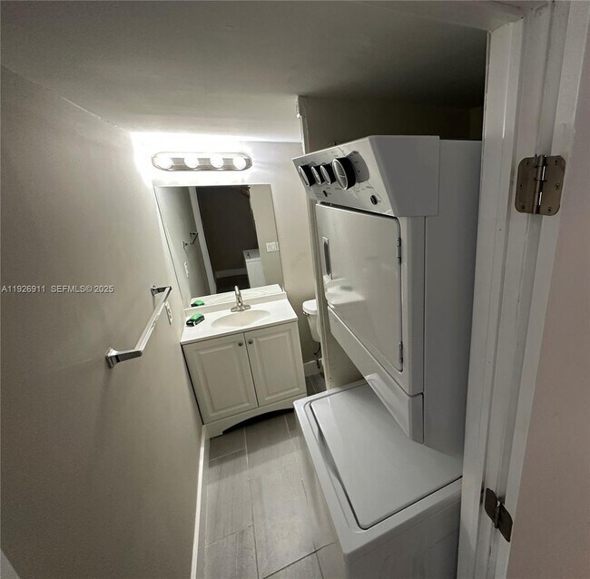 Building Photo - 250 NW 107th Ave