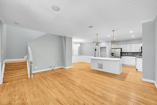 Building Photo - $2,925.00 - 3 Beds, 2.5 Baths Single Famil...