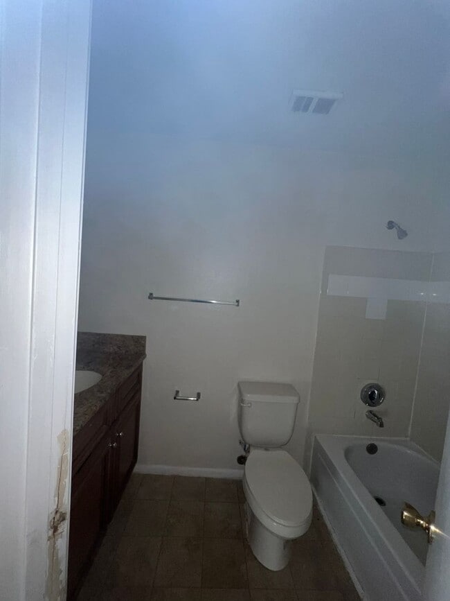 Building Photo - 3016 Parkway Blvd