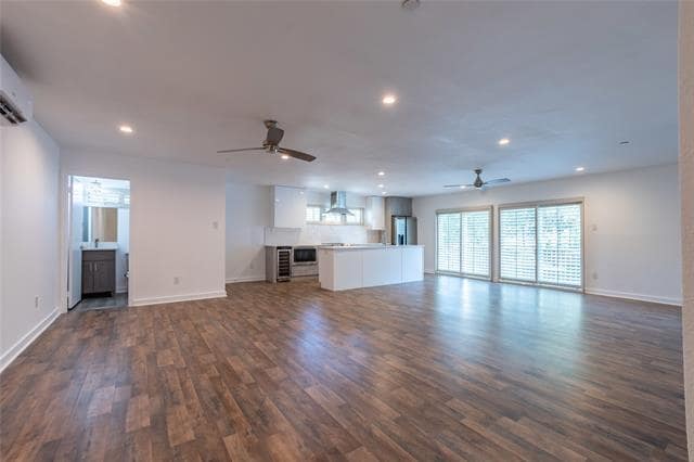 Building Photo - 2134 Lucas Dr