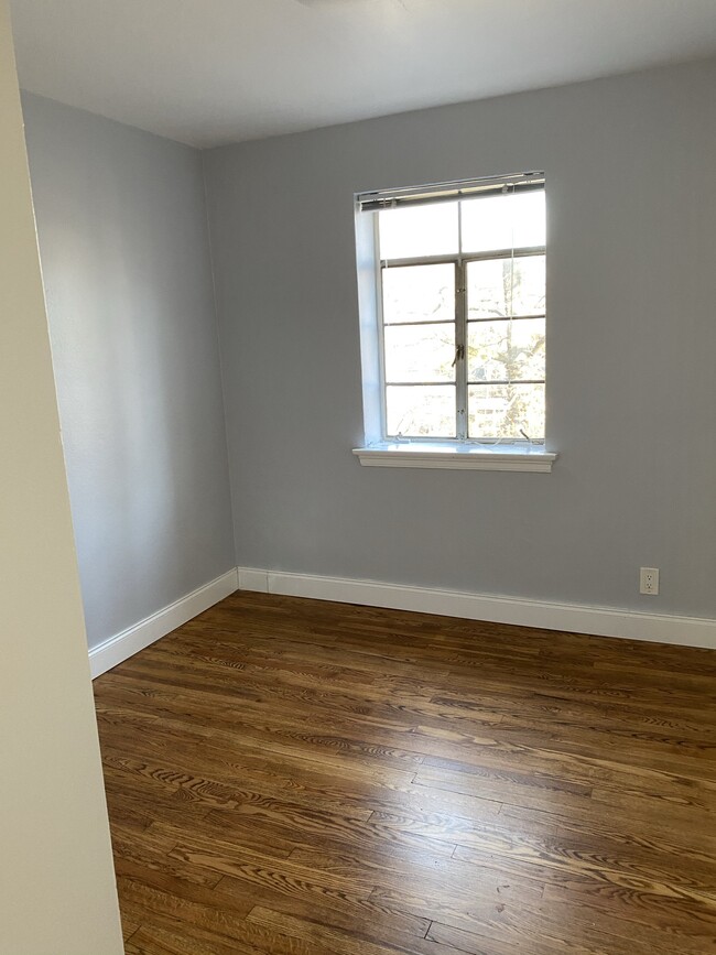 Building Photo - 8307 Delmar Blvd