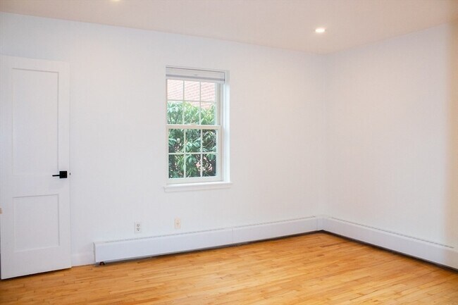 Building Photo - 33 Hammond Pond Pkwy