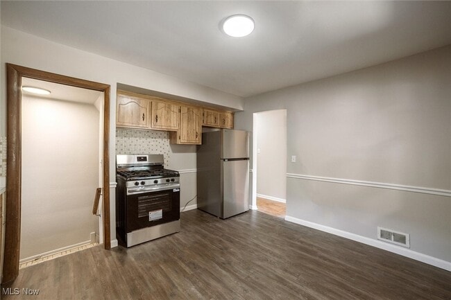 Building Photo - 5440 E 141st St