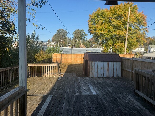 Building Photo - 823 Pine St