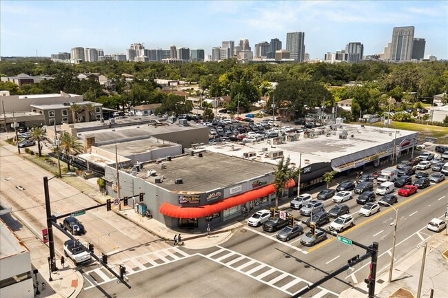 Building Photo - 748 Altaloma Ave