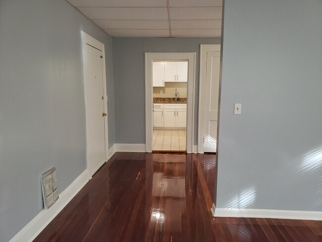 Primary Photo - 304 N Westland Ave