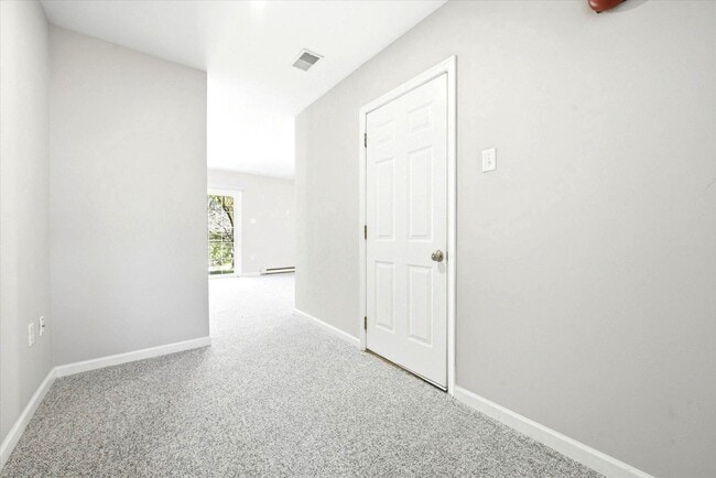 Building Photo - 248 Roosevelt Ave