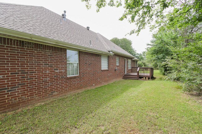 Building Photo - Stunning 3 Bedroom Home in Farmington