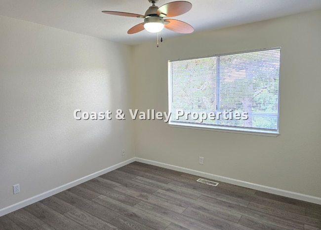 Building Photo - Beautiful Prunedale Home for RENT!!!