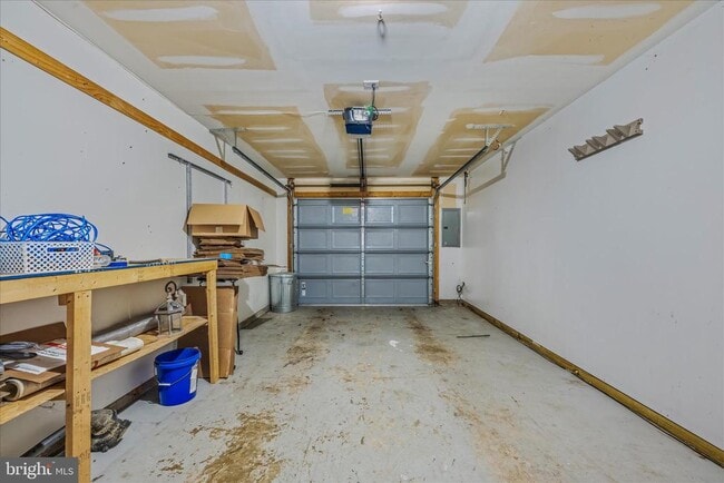 Building Photo - 27 Fiser Ln