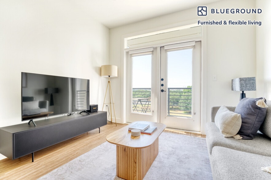 Primary Photo - 1401 Art Dilly Dr.