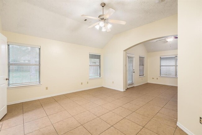 Building Photo - 10459 Parkside Dr