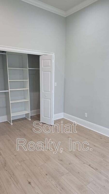 Building Photo - 5815 Catina St
