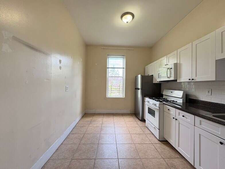 Building Photo - 264 Palisade Ave