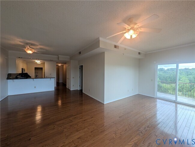 Building Photo - 301 Beacon Ridge Dr