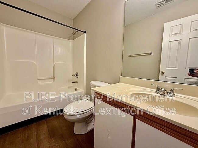 Building Photo - 137 Grinder Ct