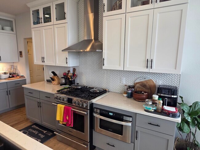 Building Photo - W239N3777 River Birch Ct