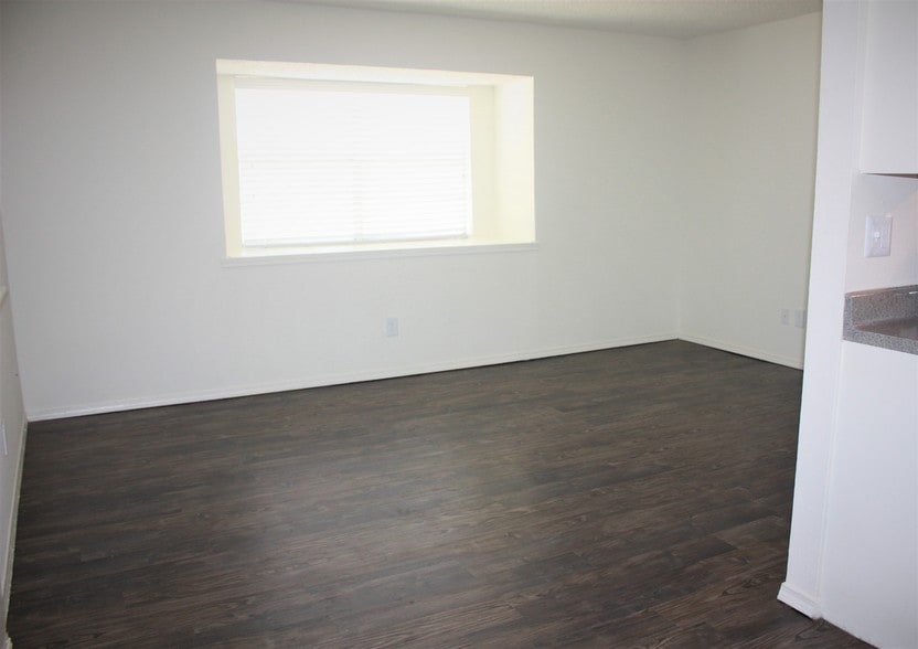 Building Photo - Landry Apartment Homes