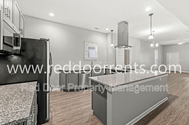 Building Photo - 2345 N Kenwood Ave