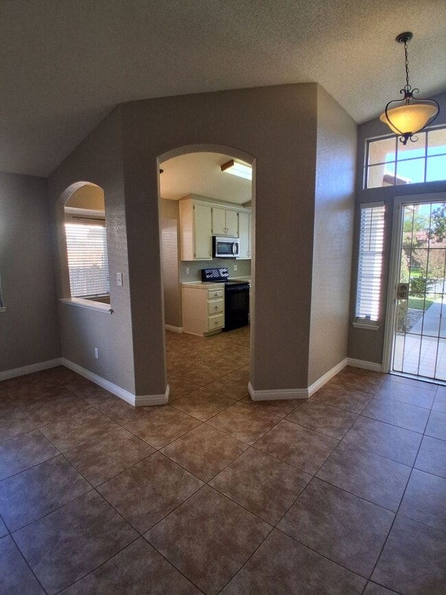 Building Photo - Beautiful Single-Story Home in Pheasant Run – Move-In Ready!