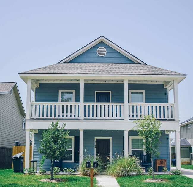 Building Photo - 804 Fairview Ave