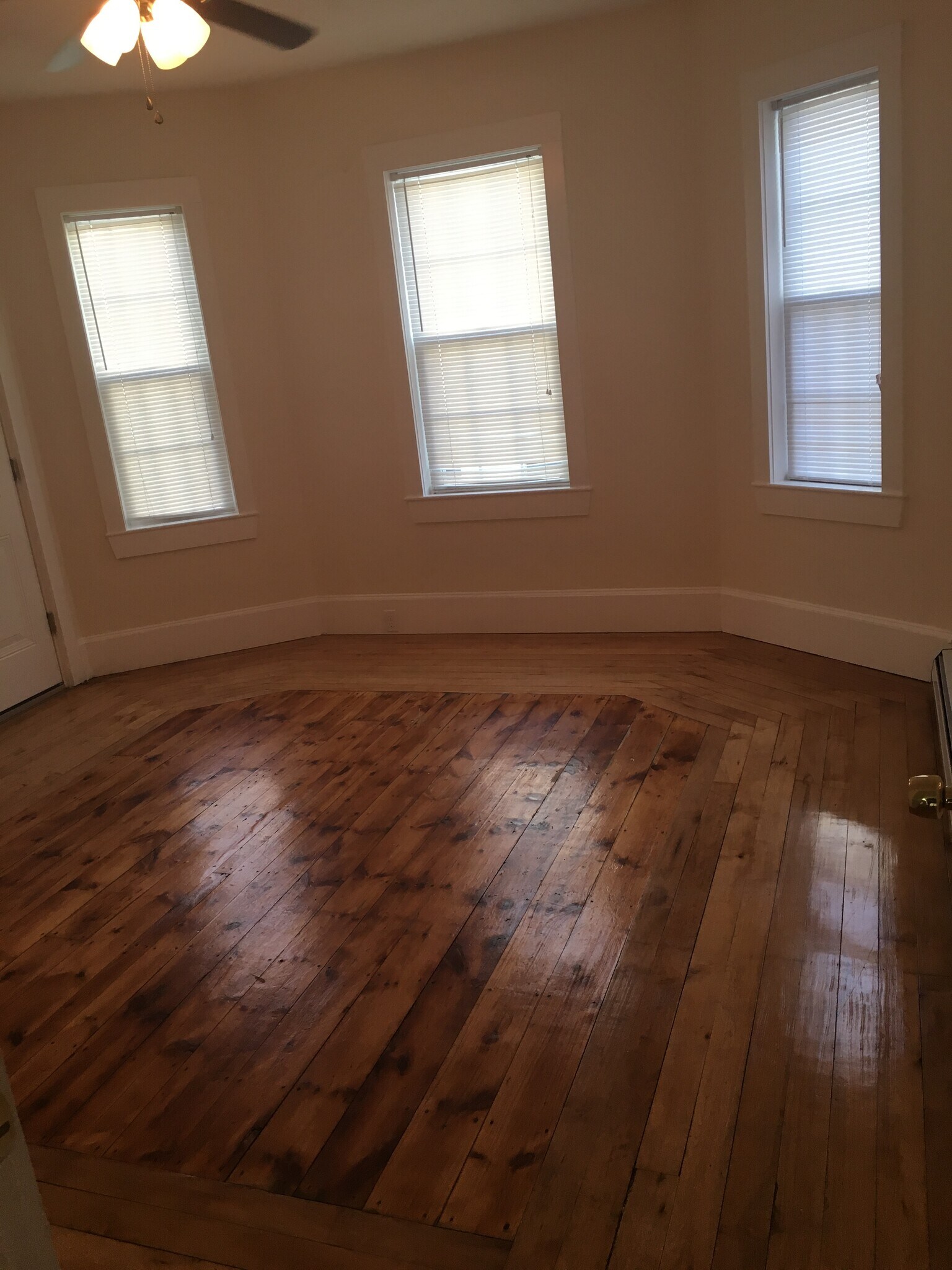 Building Photo - 820 Merrimack St